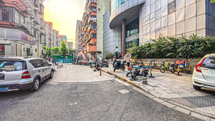 世纪金贸大厦外景图