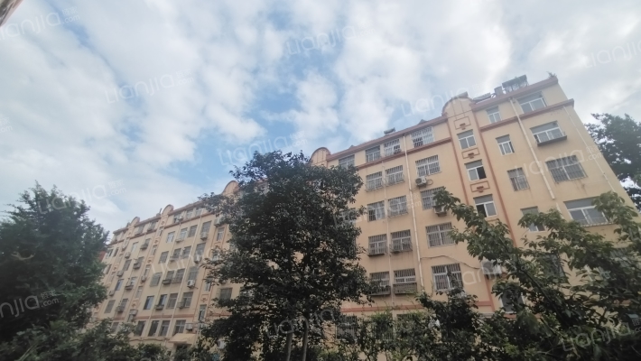 胶粮小区外景图