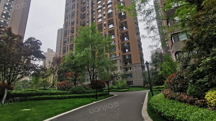 保利曲江春天里外景图