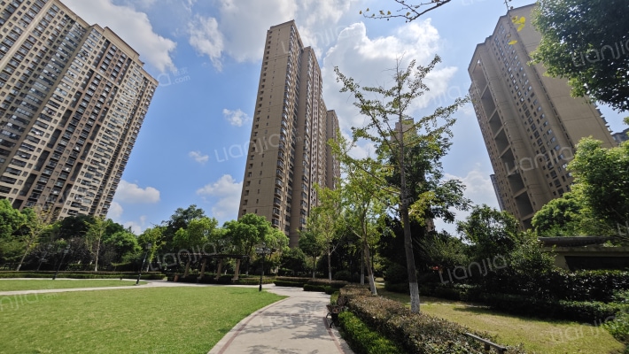 九龙仓碧玺B区外景图