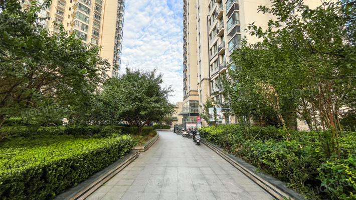 伊顿玫瑰公寓外景图