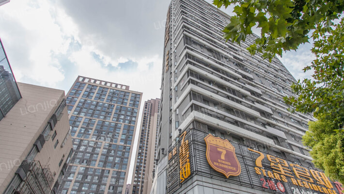 福星惠誉紫领公寓外景图