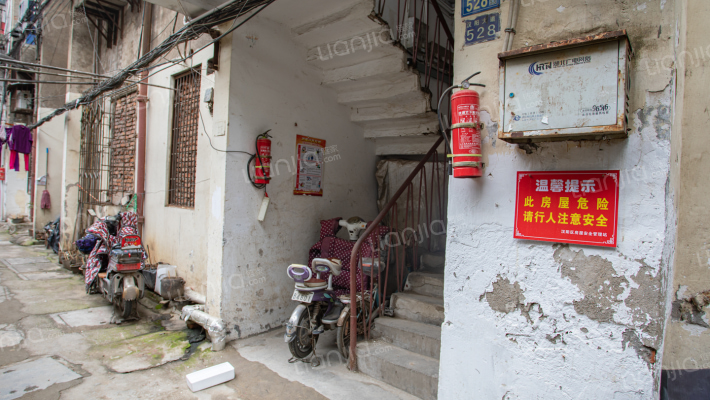 武拖宿舍外景图