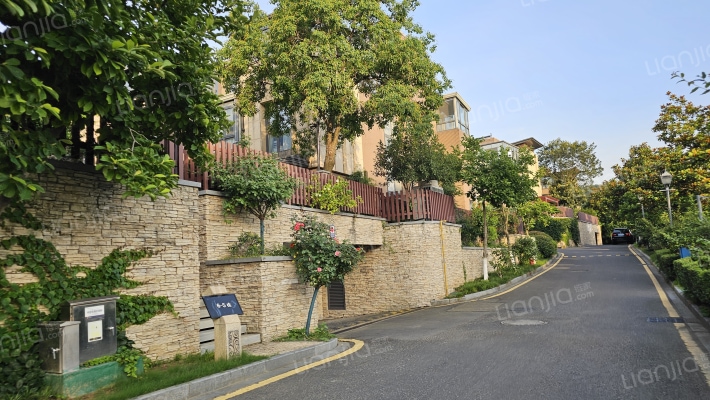 清山慧谷外景图