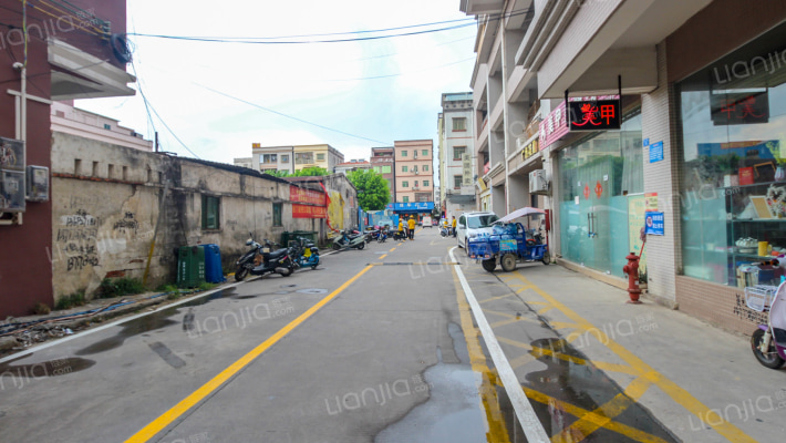 广场花园外景图