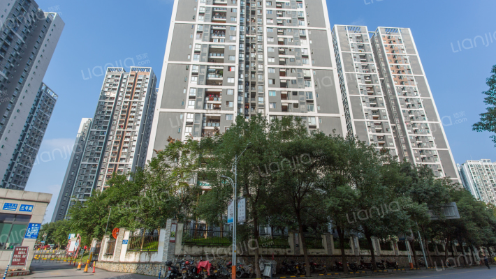 朵力半岛香颂西苑外景图