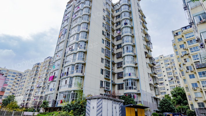 万宏天源城外景图