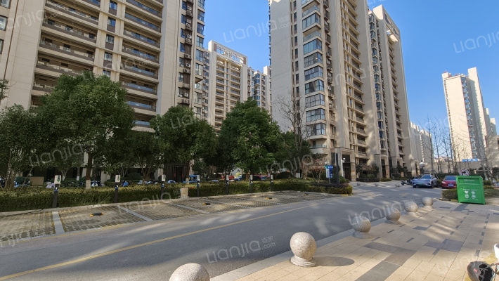 蔚蓝四季外景图