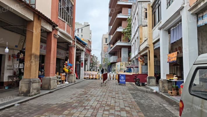 安灯里街外景图