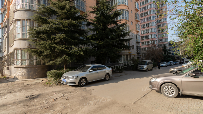 西安华威西院小区外景图