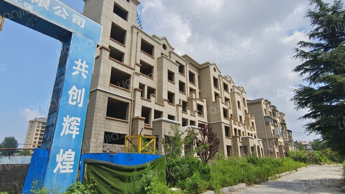 尊玉华芳外景图