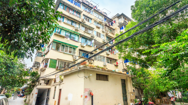 石泉大厦外景图