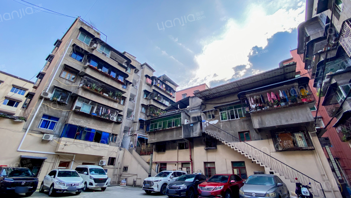 璧山中山北路小区外景图