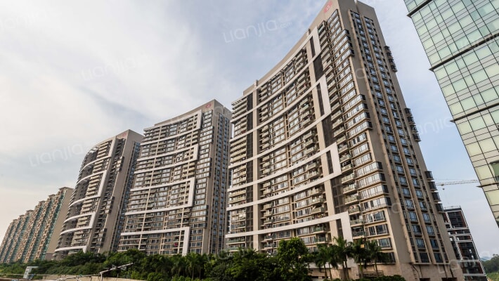 百仕达乐湖外景图