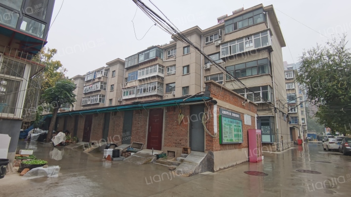 振三街女儿楼外景图