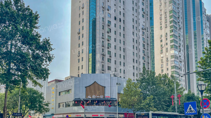 百隆广场外景图