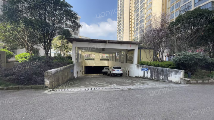 金博广场外景图