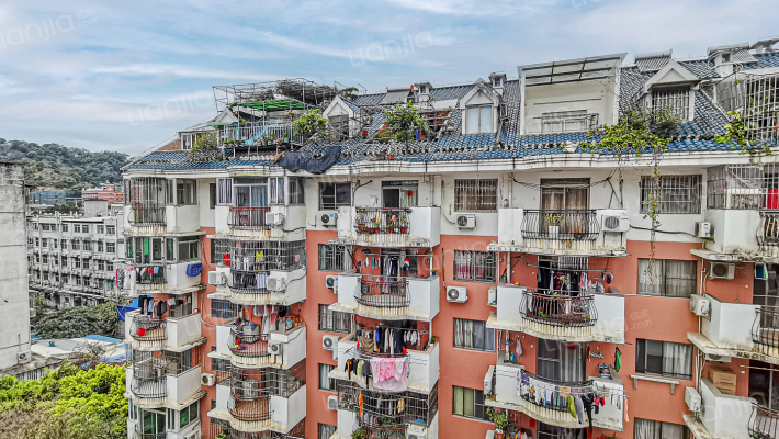 在水一方外景图