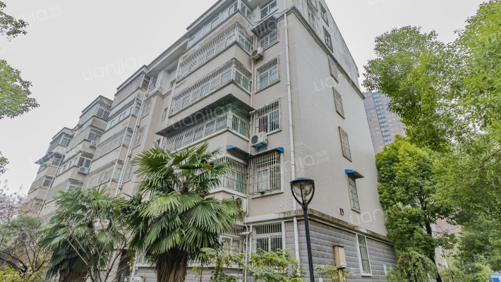 中铁四局四公司医院住宅楼外景图