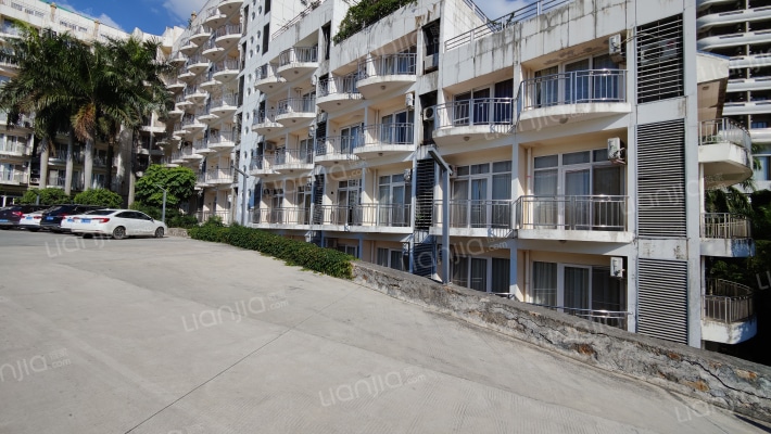 骏园春天外景图