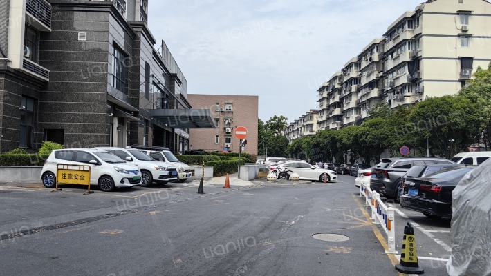 瑞丰格琳酒店外景图