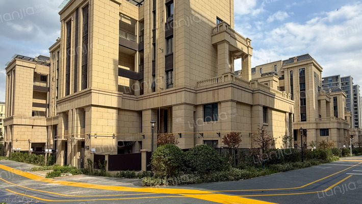 绿地卢浮公馆外景图