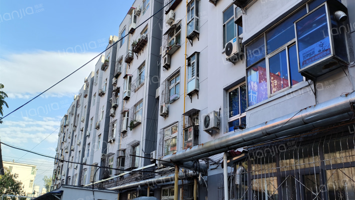 钢圈厂宿舍外景图