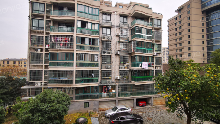 江盛公寓外景图