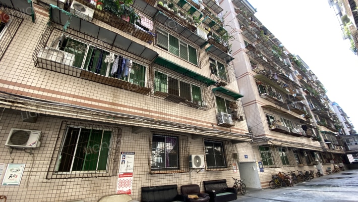 长荣街192号外景图