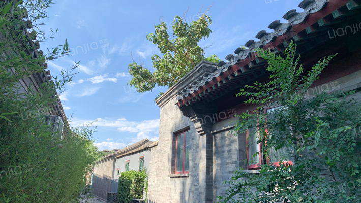 草厂八条外景图