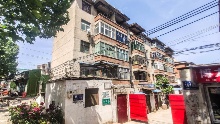 工农路房管局家属院外景图