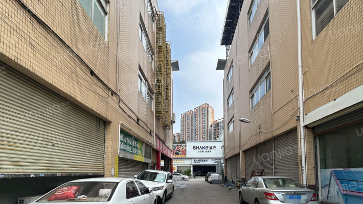 德富塑料城商务中心外景图