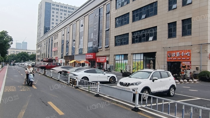 城西宝龙广场外景图