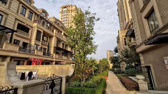 九龙仓雍景山外景图