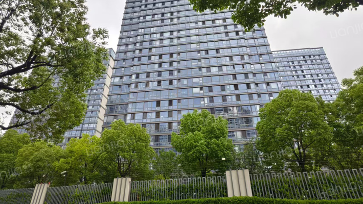 嘉致峰庭外景图