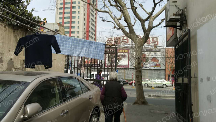 沪太路682弄外景图