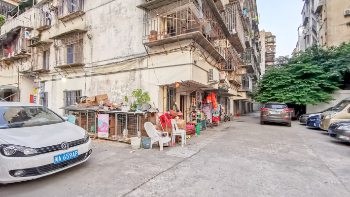 二轻校宿舍外景图