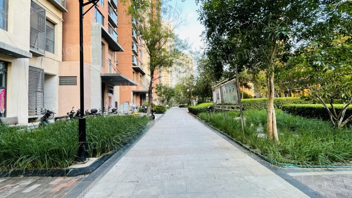 富力津门湖江湾广场外景图