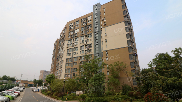 东郊小镇邻里中心外景图