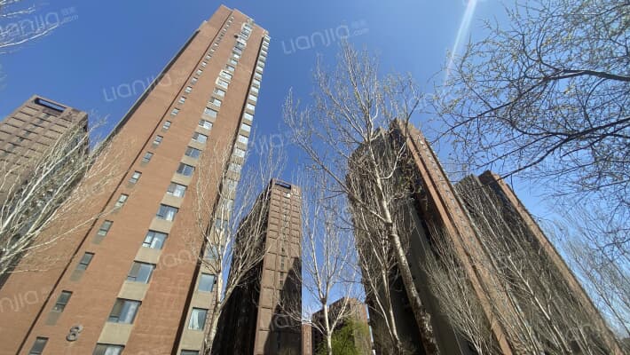 万科蓝山外景图