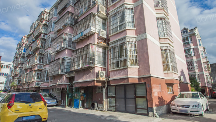 华特新村外景图