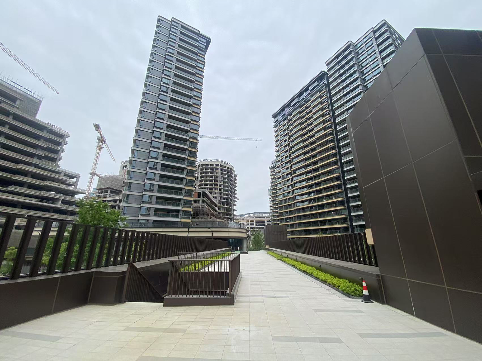 River Opus compound photo 5