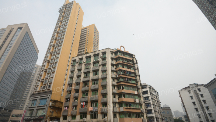 杨家坪横街90号外景图