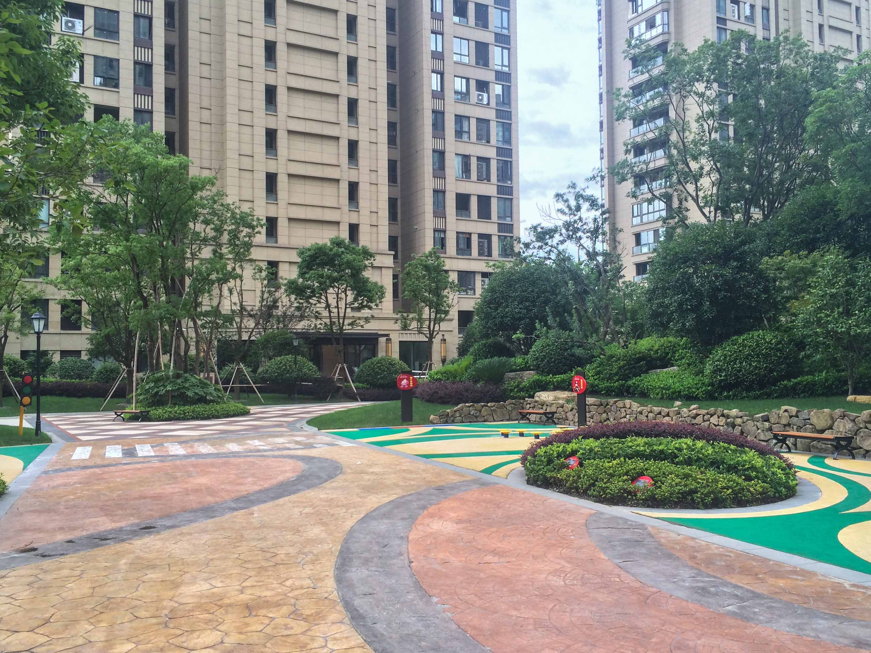 龙湖春江彼岸小区实景 30