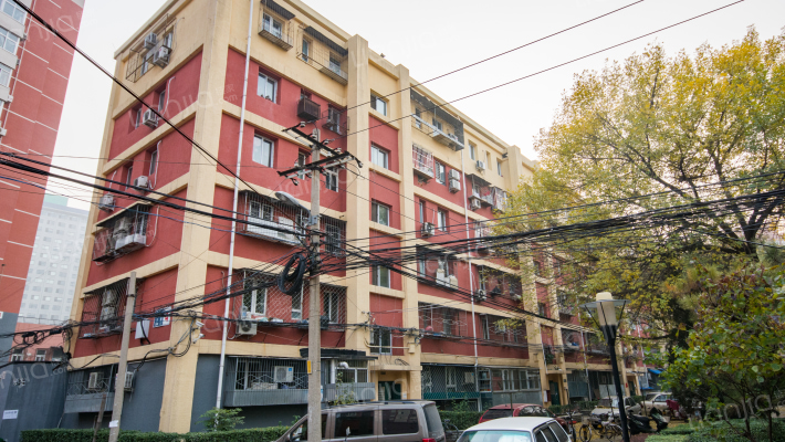 西便门东里外景图