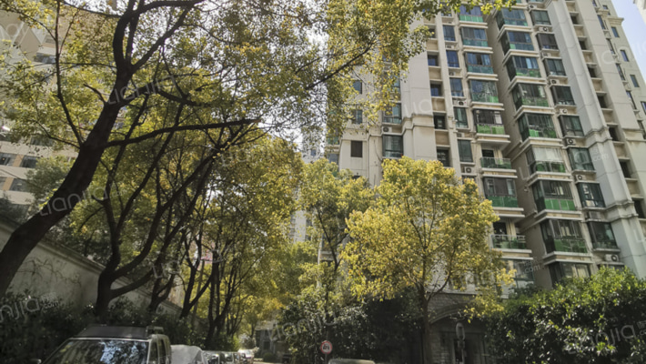 水岸豪庭外景图