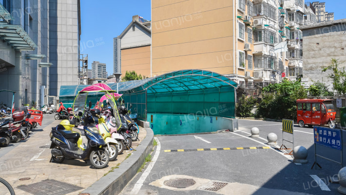 恒兴广场外景图