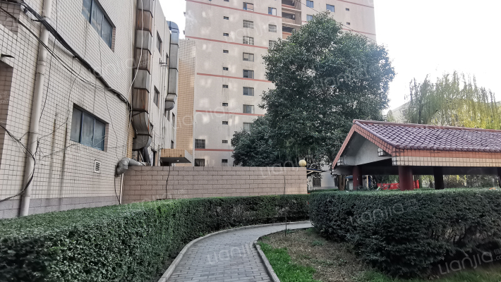 明德华园大厦外景图