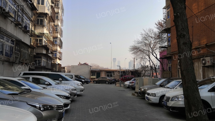 美联大厦外景图