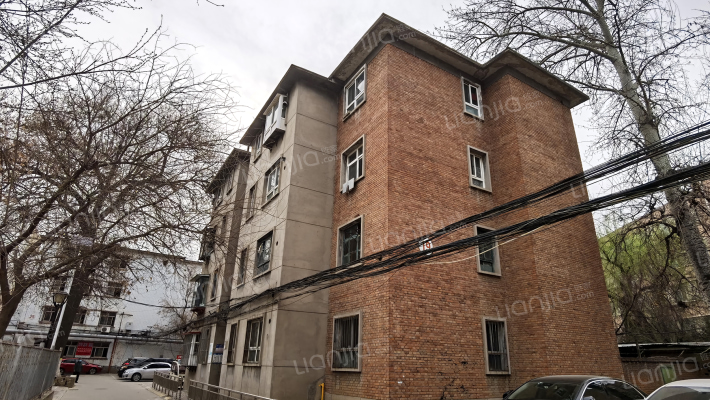 铁道大学家属楼外景图